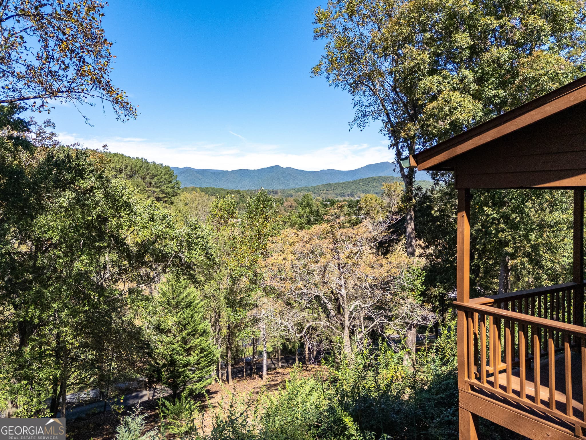 2 bedroom, 3 bathroom, 1,962 sq ft cabin,single family residence for sale at 201 Primose Lane, Hayesville, NC 28904 — photo 2