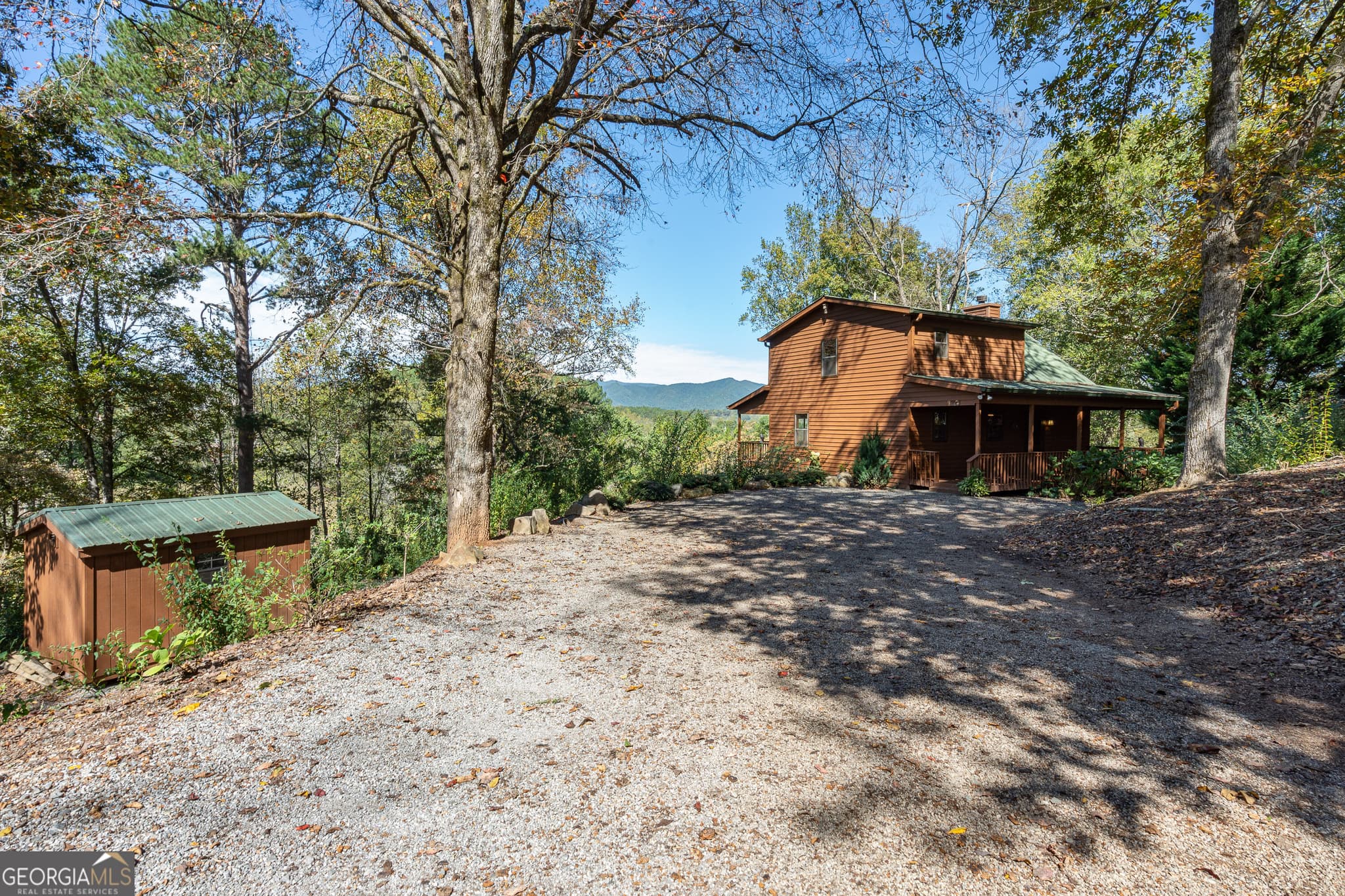 2 bedroom, 3 bathroom, 1,962 sq ft cabin,single family residence for sale at 201 Primose Lane, Hayesville, NC 28904 — photo 3