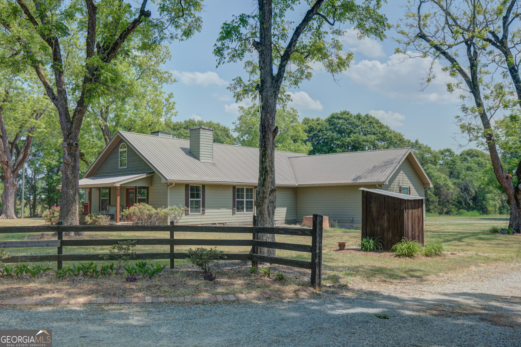 3 bedroom, 1.5 bathroom, 2,686 sq ft single family residence for sale at 198 Matbeth Road, Barnesville, GA 30204 — photo 4