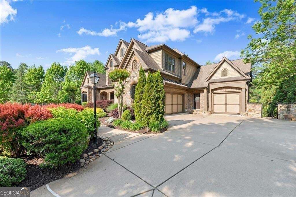 7 bedroom, 5.5 bathroom, 8,433 sq ft single family residence for sale at 1225 Waterfall Lane, Acworth, GA 30101 — photo 6