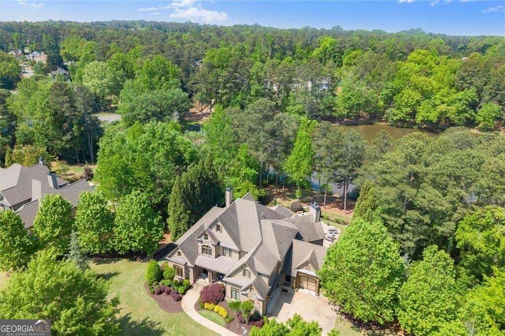 7 bedroom, 5.5 bathroom, 8,433 sq ft single family residence for sale at 1225 Waterfall Lane, Acworth, GA 30101 — photo 7