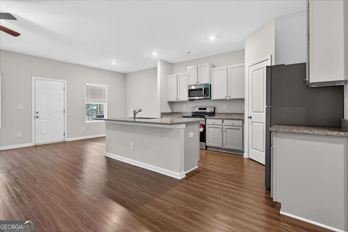3 bedroom, 2.5 bathroom, 1,665 sq ft single family residence for sale at 107 Brexley Drive, Calhoun, GA 30701 — photo 6