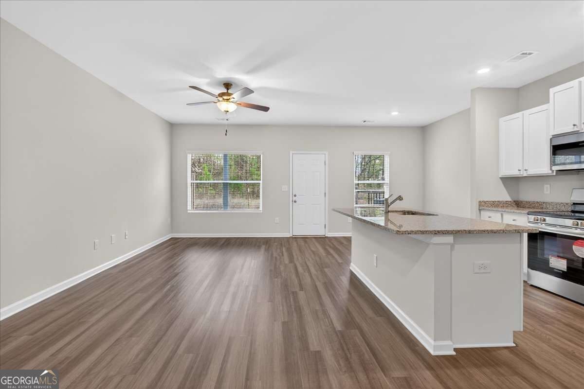 3 bedroom, 2.5 bathroom, 1,665 sq ft single family residence for sale at 107 Brexley Drive, Calhoun, GA 30701 — photo 3
