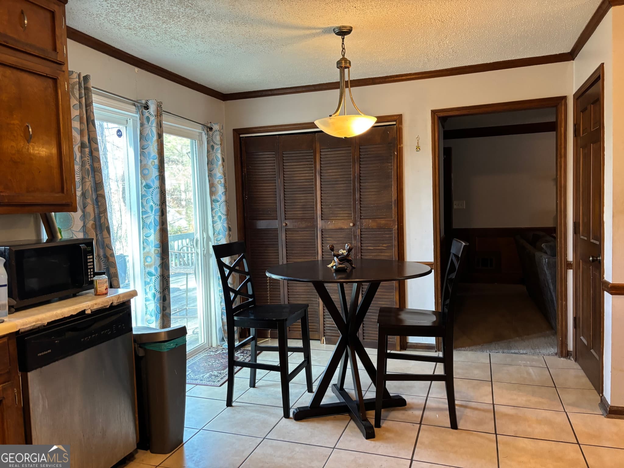4 bedroom, 2.5 bathroom, 2,028 sq ft single family residence for sale at 1555 Acorn Forest, Stone Mountain, GA 30088 — photo 7