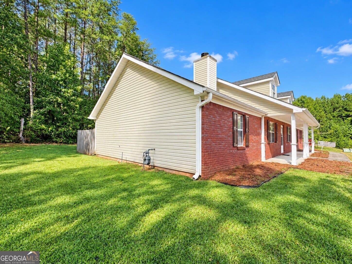 3 bedroom, 2 bathroom, 1,629 sq ft single family residence for sale at 302 Lacebark Lane, Hampton, GA 30228 — photo 3