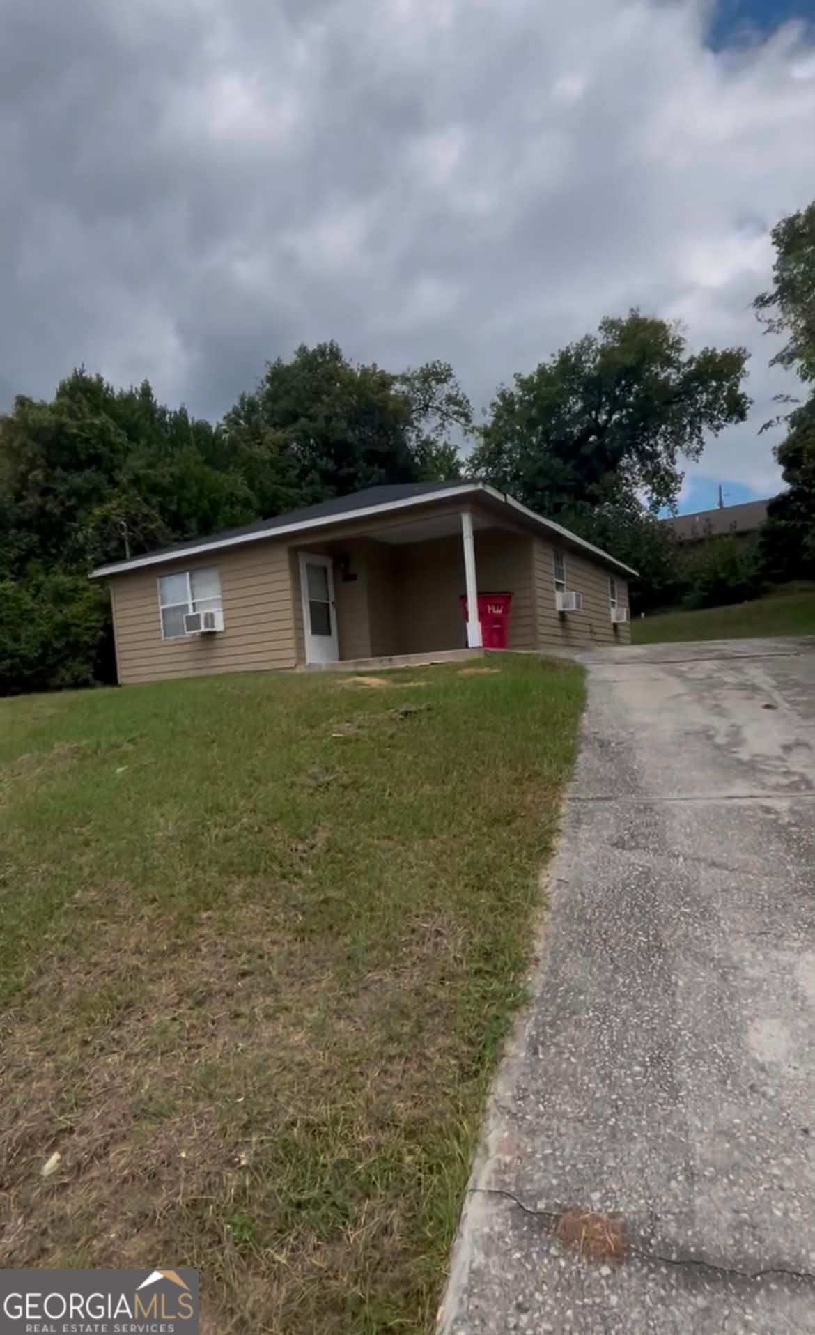 3 bedroom, 1 bathroom, 908 sq ft single family residence for rent at 1445 Woodliff Street, Macon, GA 31201 for $1,000 a month