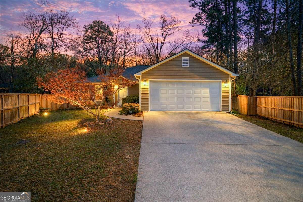 3 bedroom, 2 bathroom, 1,360 sq ft single family residence for sale at 212 Whispering Pine Circle, White, GA 30184