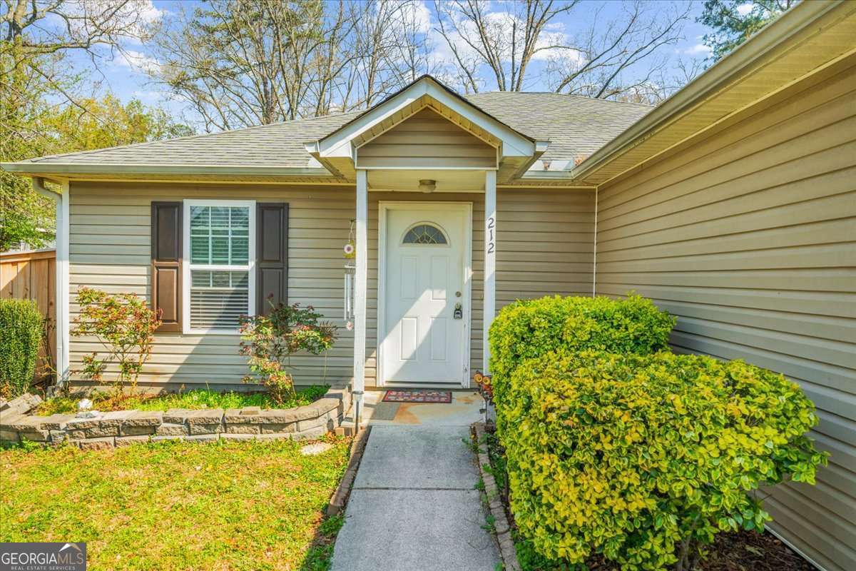 3 bedroom, 2 bathroom, 1,360 sq ft single family residence for sale at 212 Whispering Pine Circle, White, GA 30184 — photo 5