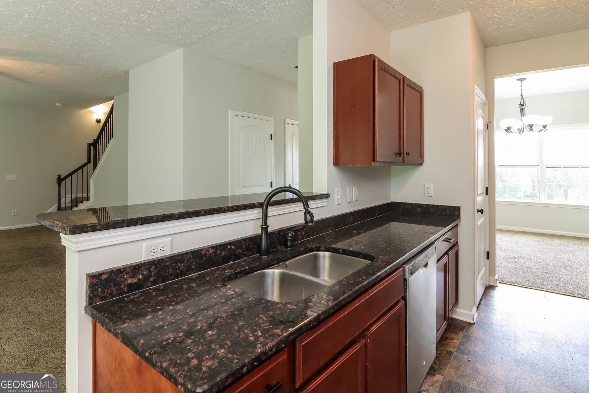 4 bedroom, 2.5 bathroom, 2,184 sq ft single family residence for sale at 20 Forest Ridge Lane, Phenix City, AL 36869 — photo 9