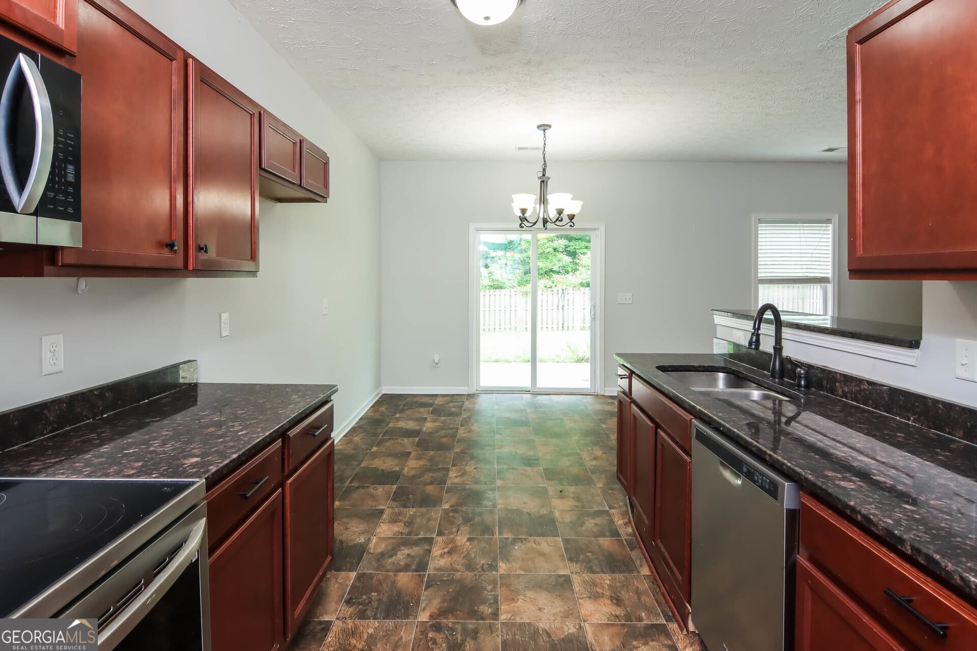 4 bedroom, 2.5 bathroom, 2,184 sq ft single family residence for sale at 20 Forest Ridge Lane, Phenix City, AL 36869 — photo 10