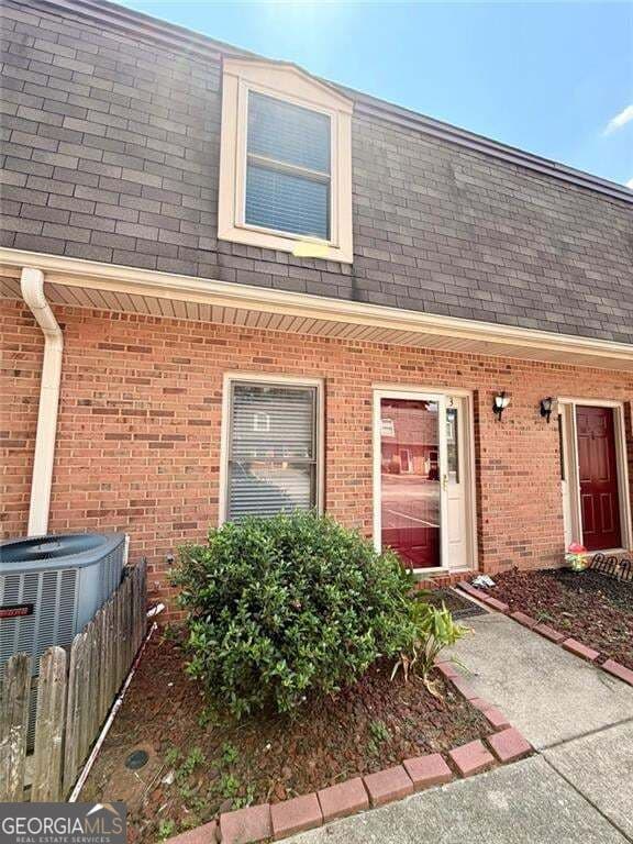 2 bedroom, 1.5 bathroom, 1,024 sq ft condominium for rent at 3925 Mountain View Road E3, Oakwood, GA 30566 for $1,450 a month — photo 1 of 15