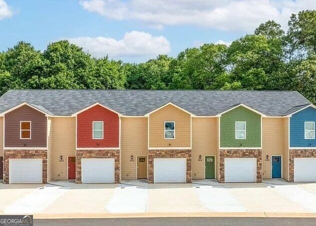 3 bedroom, 2.5 bathroom, 1,380 sq ft townhouse for rent at 403 Breanna Way, Royston, GA 30662 for $2,500 a month