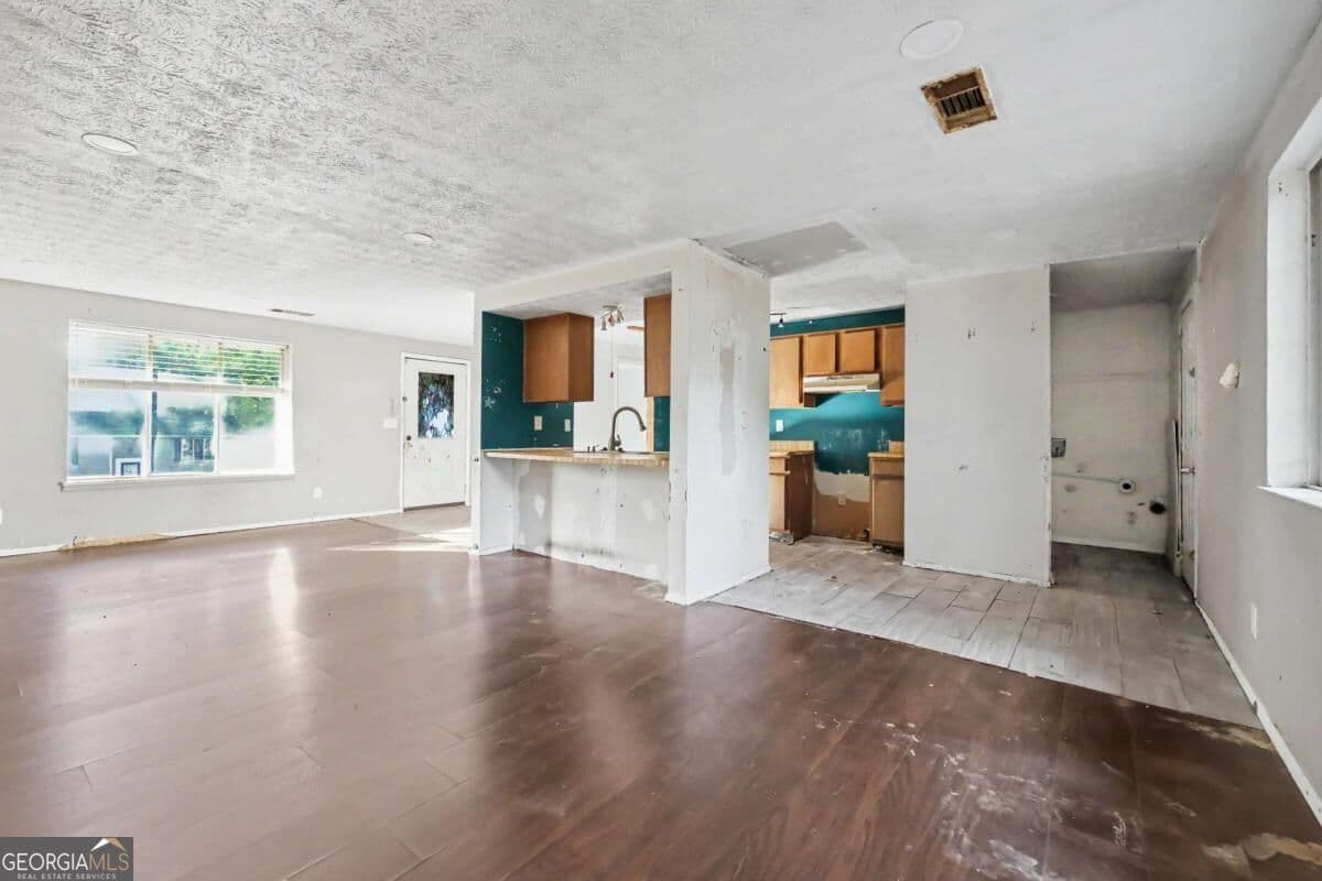 3 bedroom, 2 bathroom single family residence for sale at 1024 Sandune Drive, Norcross, GA 30093 — photo 7