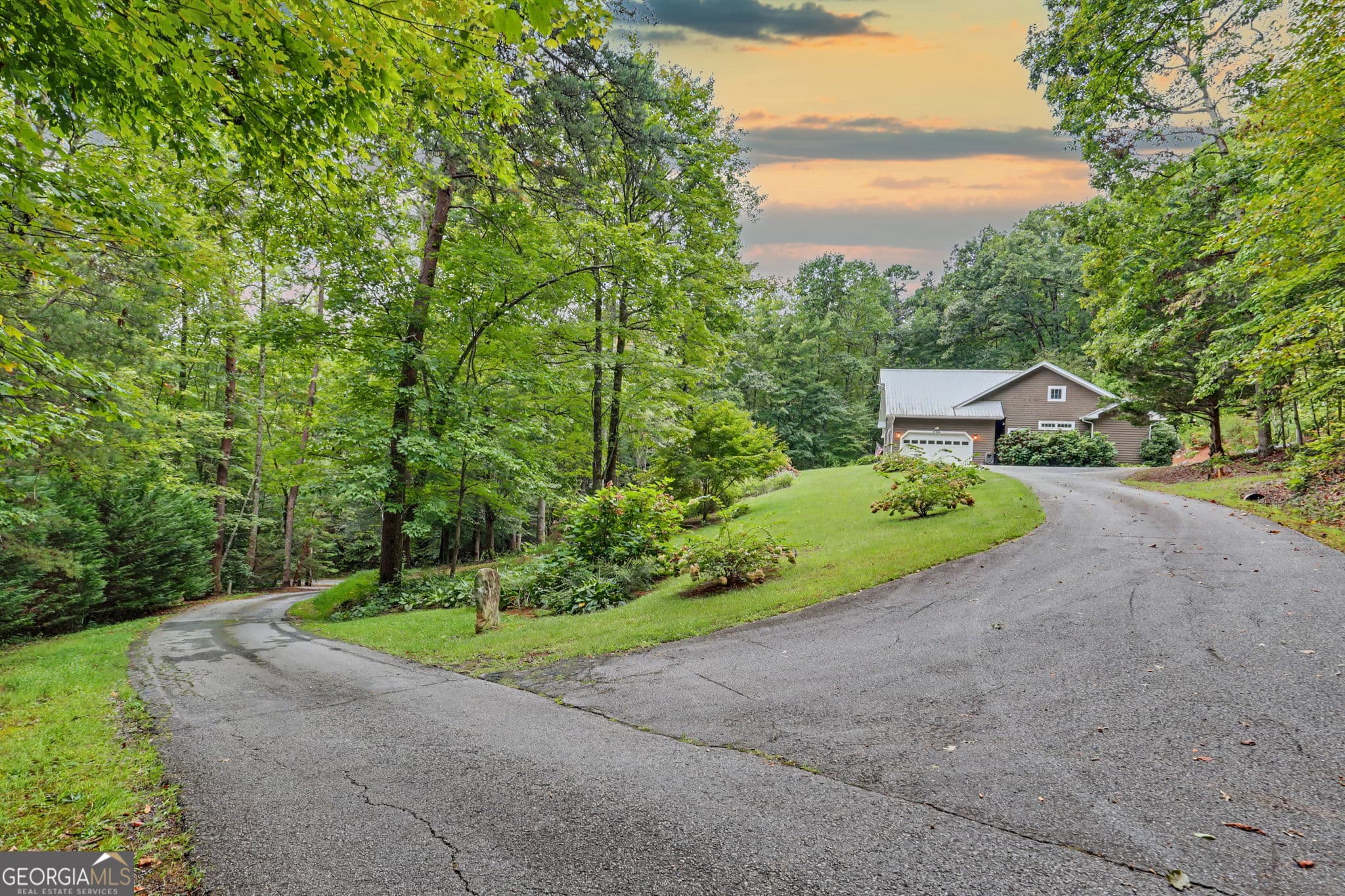 4 bedroom, 3.5 bathroom, 2,952 sq ft single family residence for sale at 397 Standing Rock Drive, Tiger, GA 30576 — photo 3