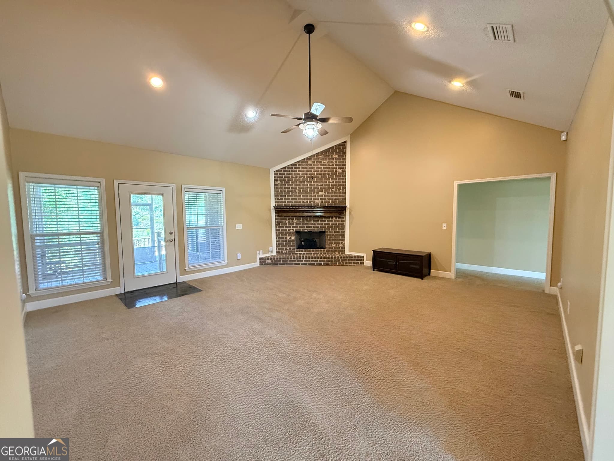3 bedroom, 2 bathroom, 2,227 sq ft single family residence under contract at 573 Bostwick Circle, Vidalia, GA 30474 — photo 2