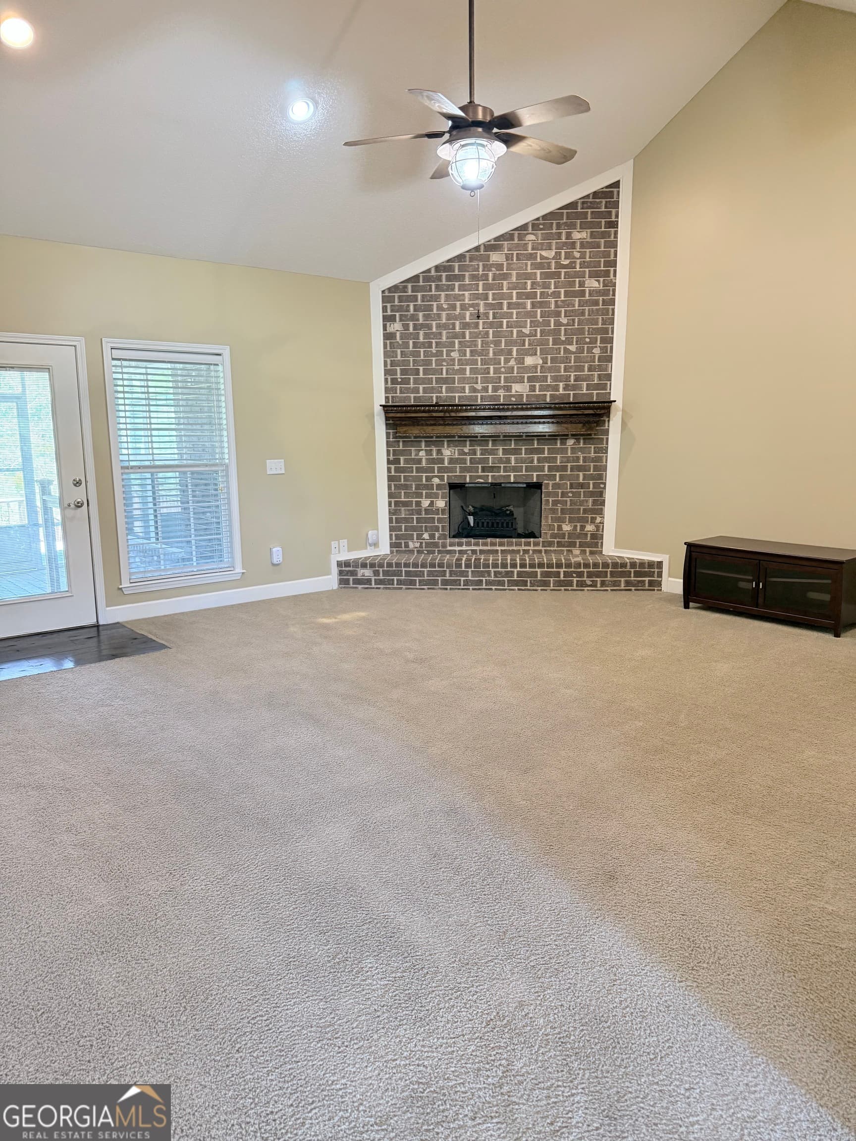 3 bedroom, 2 bathroom, 2,227 sq ft single family residence under contract at 573 Bostwick Circle, Vidalia, GA 30474 — photo 3