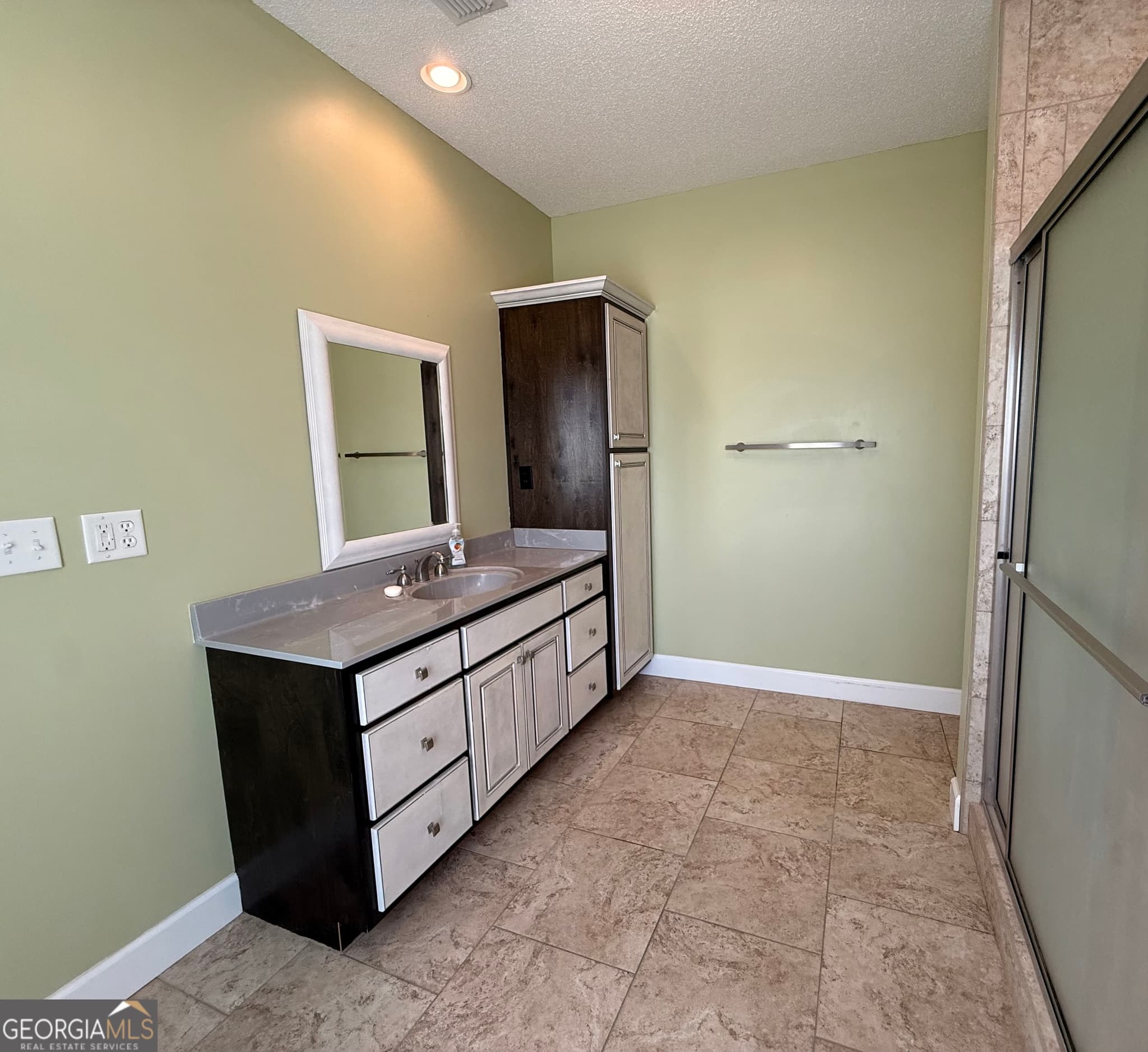 3 bedroom, 2 bathroom, 2,227 sq ft single family residence under contract at 573 Bostwick Circle, Vidalia, GA 30474 — photo 9