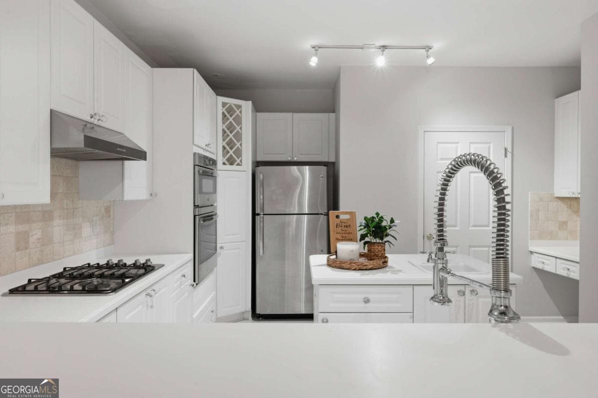 2 bedroom, 2 bathroom condominium for rent at 424 Lindbergh Drive 208, Atlanta, GA 30305 for $3,000 a month — photo 6