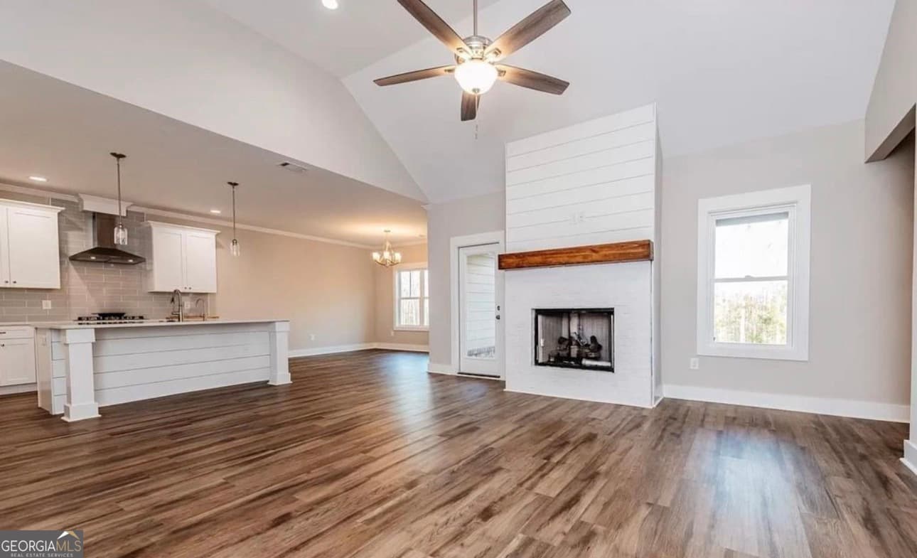 4 bedroom, 3.5 bathroom, 2,696 sq ft single family residence for sale at 75 Creekside Court, Forsyth, GA 31029 — photo 4