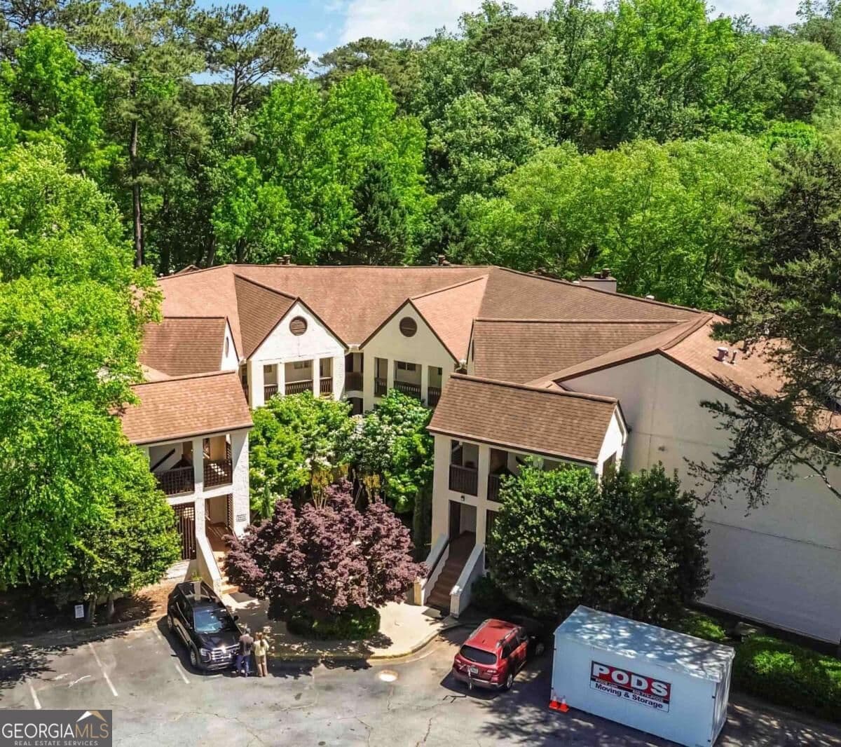 2 bedroom, 2 bathroom, 1,280 sq ft condominium for sale at 485 Sherman Way, Decatur, GA 30033 — photo 2