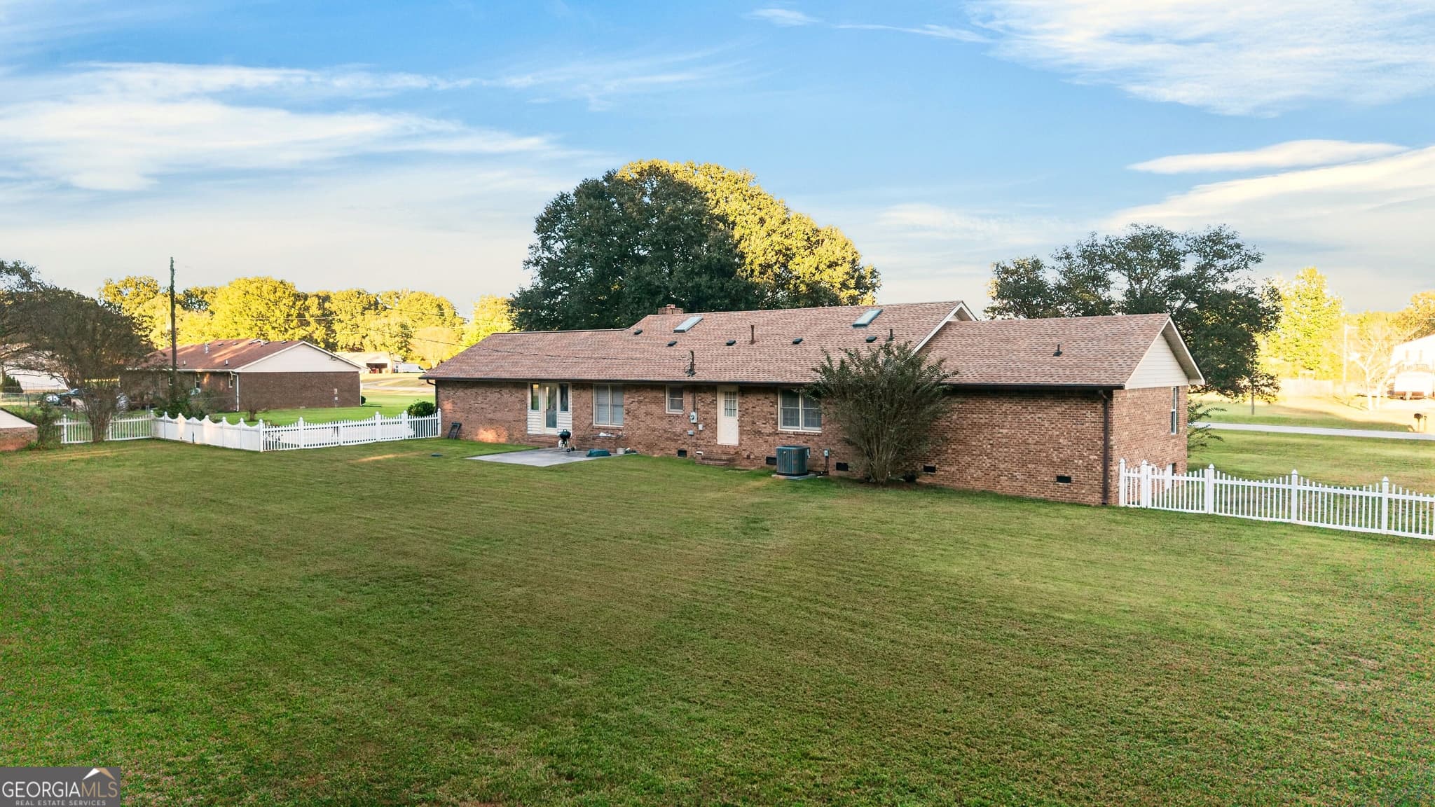 3 bedroom, 2.5 bathroom, 2,362 sq ft single family residence for sale at 162 Skyview Drive, Griffin, GA 30224 — photo 10