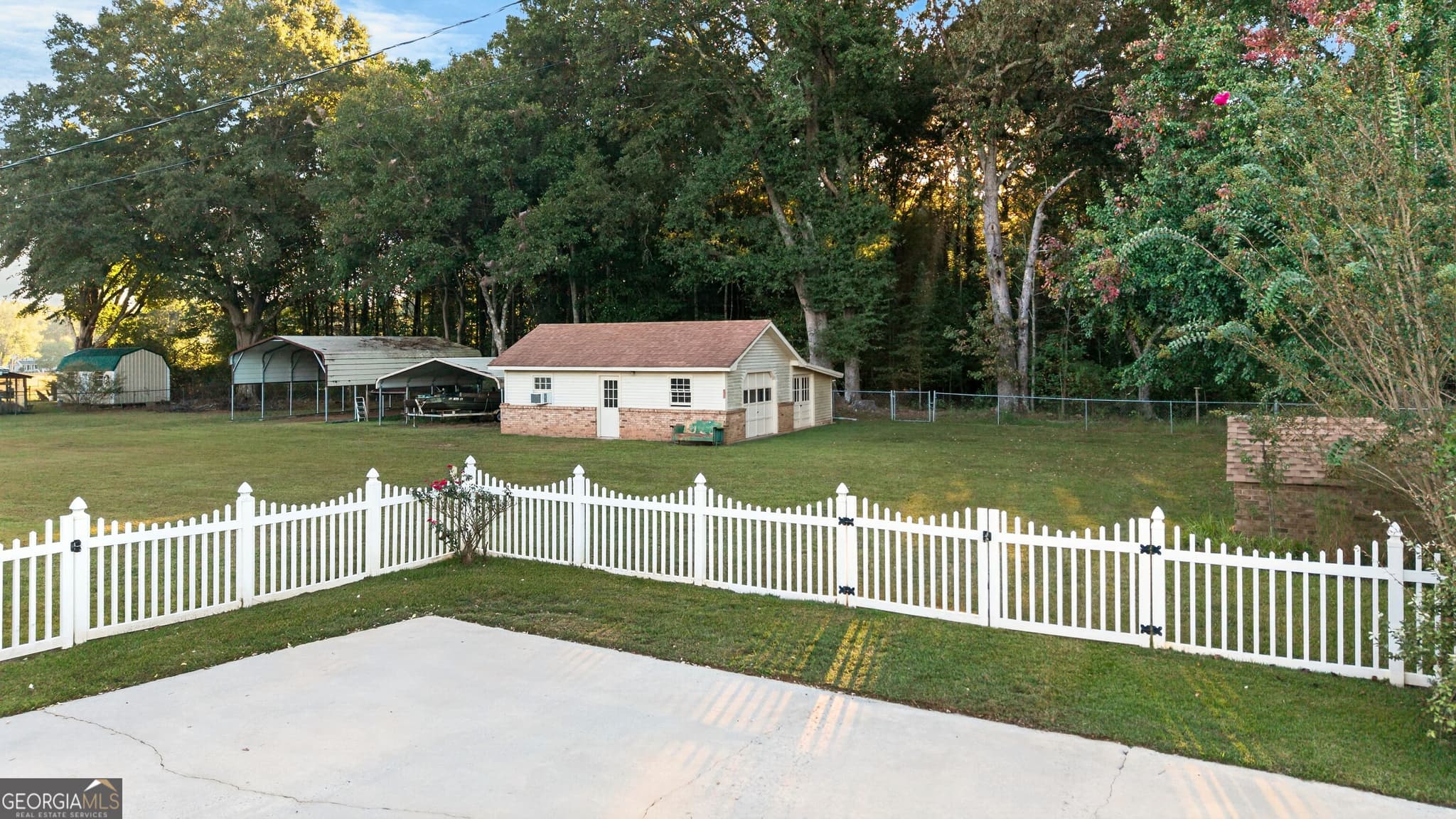 3 bedroom, 2.5 bathroom, 2,362 sq ft single family residence for sale at 162 Skyview Drive, Griffin, GA 30224 — photo 8