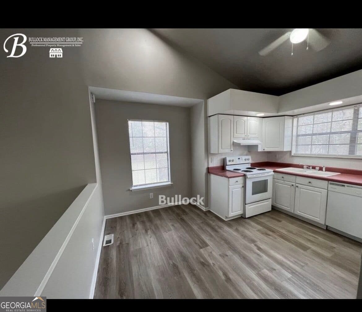 3 bedroom, 3 bathroom, 1,836 sq ft single family residence for sale at 3803 Raiders Ridge Drive, Lithonia, GA 30038 — photo 5