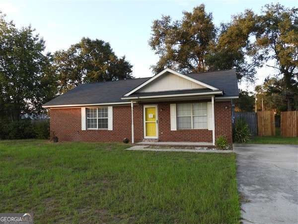 3 bedroom, 2 bathroom, 1,267 sq ft single family residence for sale at 81 Crosby Drive, Hinesville, GA 31313