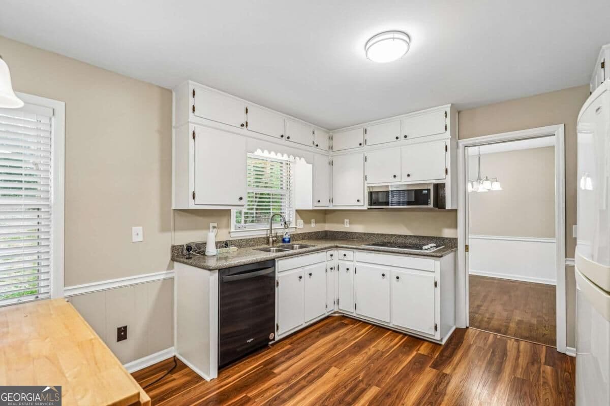 4 bedroom, 2.5 bathroom, 2,267 sq ft single family residence for sale at 4254 Wheaton Lane, Clarkston, GA 30021 — photo 9