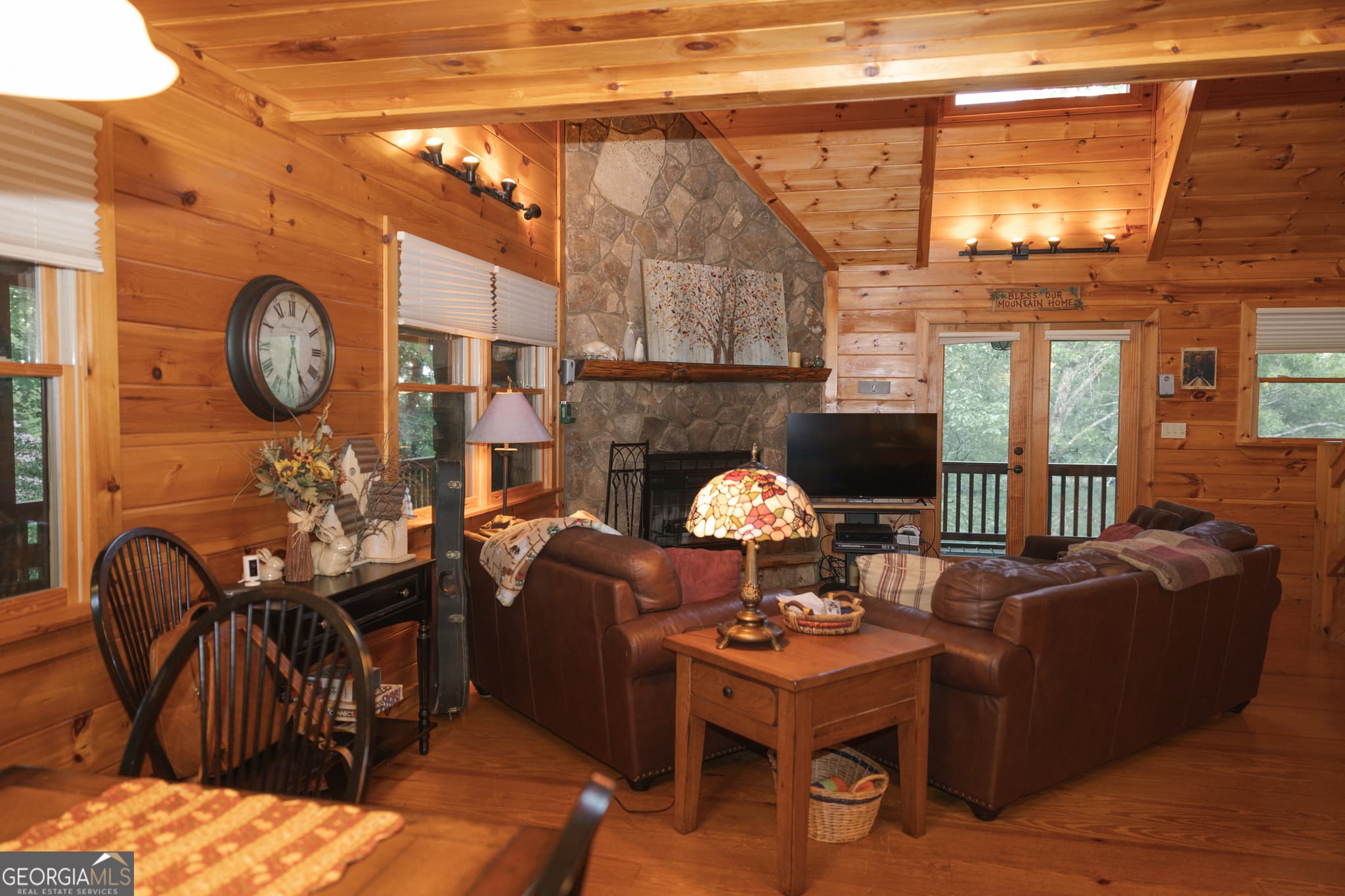 3 bedroom, 3 bathroom, 3,136 sq ft cabin,single family residence for sale at 351 John Dick Overlook, Blue Ridge, GA 30513 — photo 6