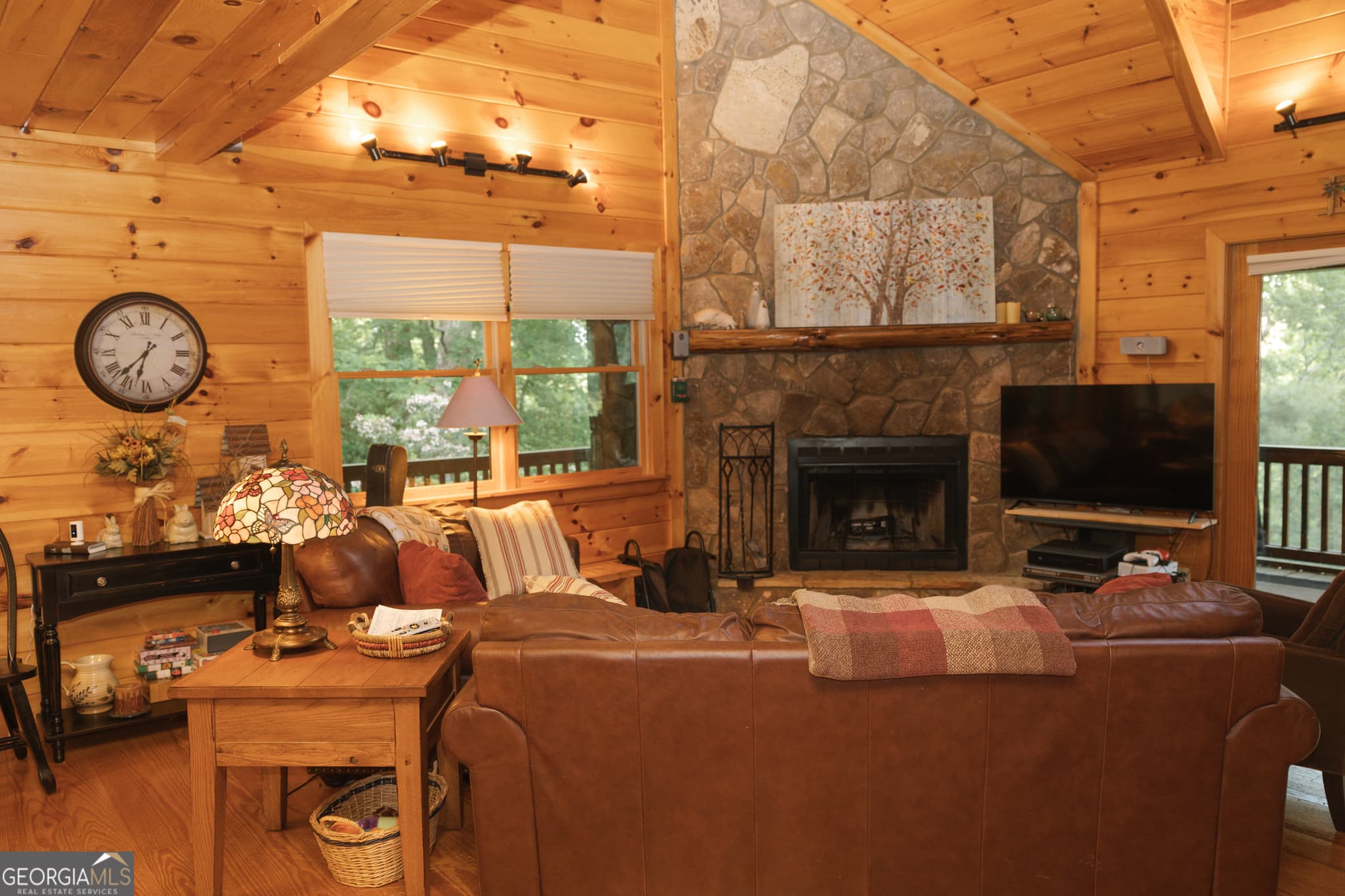 3 bedroom, 3 bathroom, 3,136 sq ft cabin,single family residence for sale at 351 John Dick Overlook, Blue Ridge, GA 30513 — photo 5