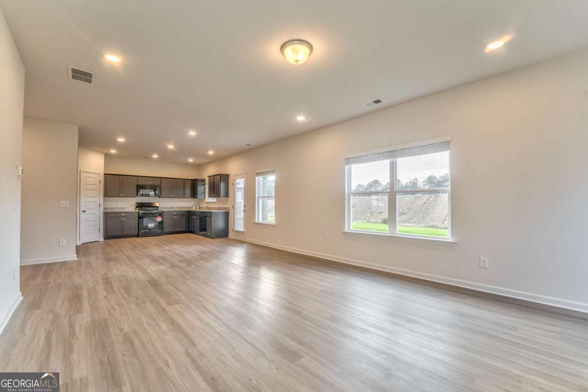 4 bedroom, 2.5 bathroom, 2,373 sq ft single family residence for rent at 15 Bennett Way, Rome, GA 30161 for $2,349 a month — photo 8
