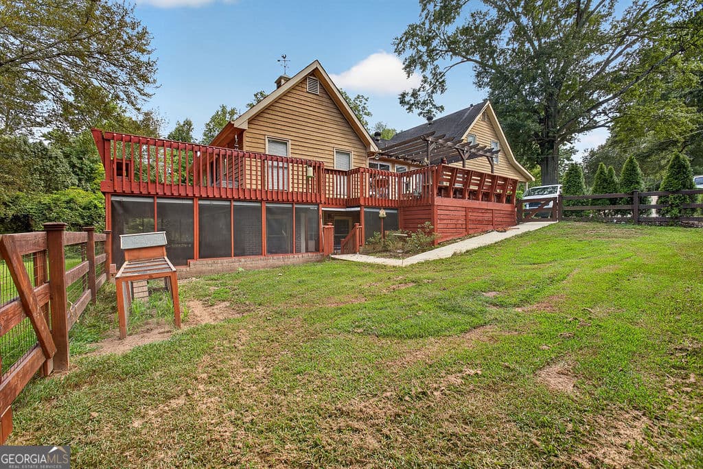 3 bedroom, 3 bathroom, 2,418 sq ft single family residence for sale at 200 1/2 Pine Street, Barnesville, GA 30204 — photo 8