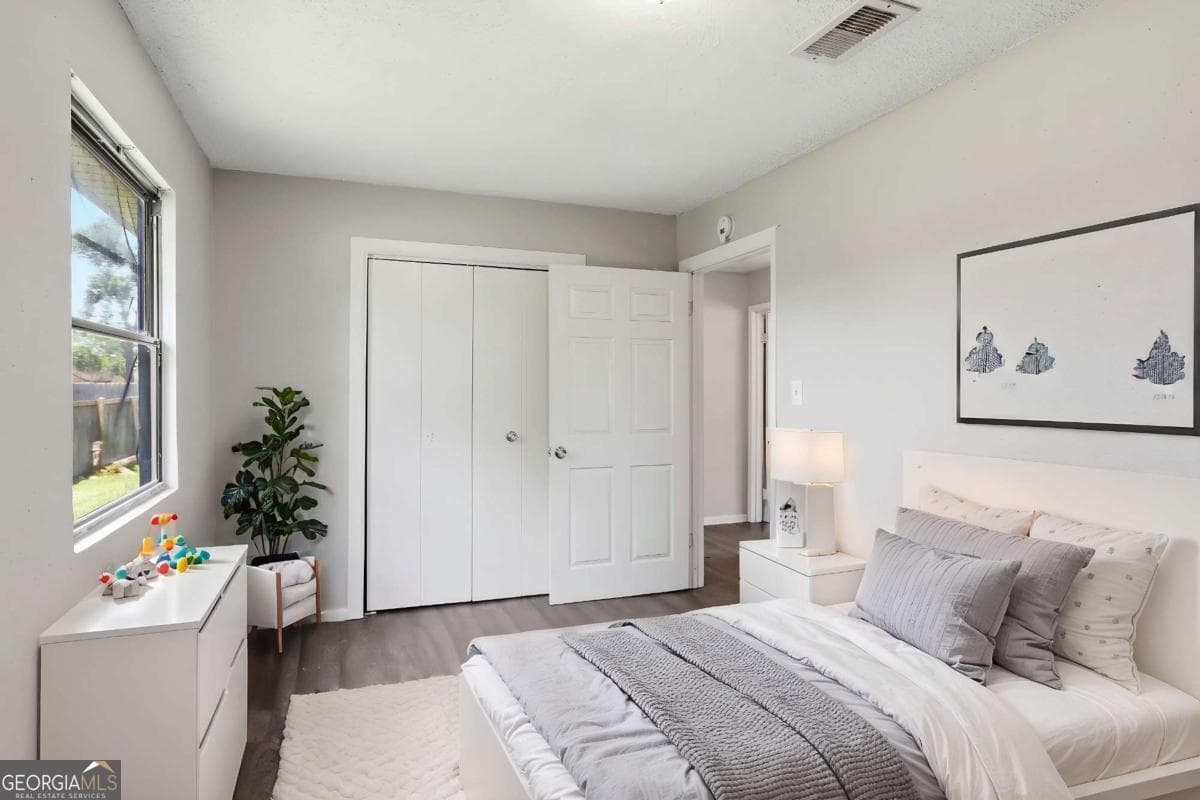 3 bedroom, 1 bathroom, 825 sq ft single family residence for sale at 836 Amber Place, Atlanta, GA 30331 — photo 6