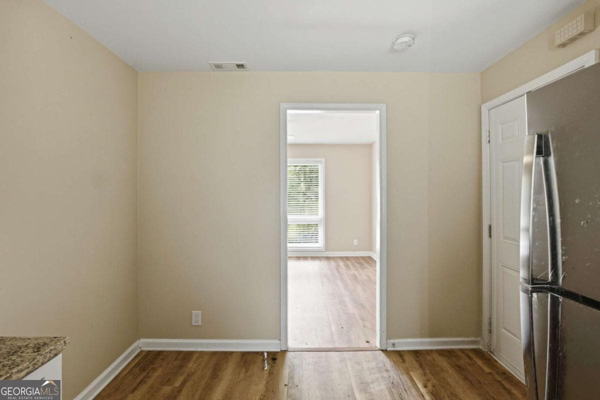 3 bedroom, 1 bathroom, 825 sq ft single family residence for sale at 836 Amber Place, Atlanta, GA 30331 — photo 7
