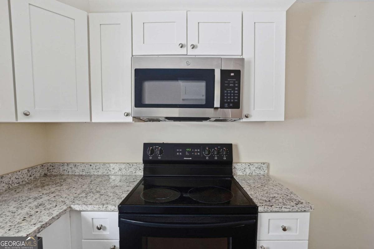3 bedroom, 1 bathroom, 825 sq ft single family residence for sale at 836 Amber Place, Atlanta, GA 30331 — photo 9
