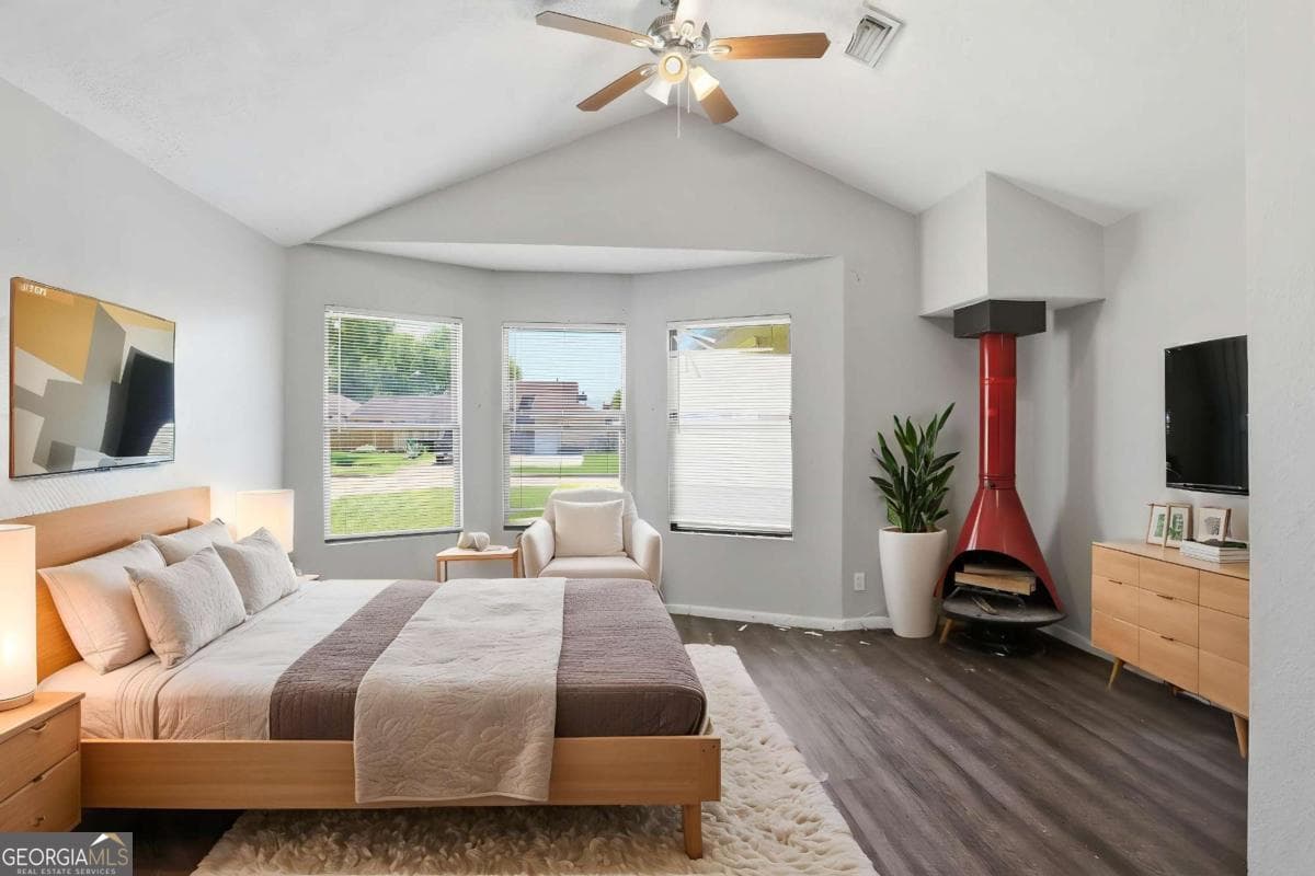 3 bedroom, 1 bathroom, 825 sq ft single family residence for sale at 836 Amber Place, Atlanta, GA 30331 — photo 4