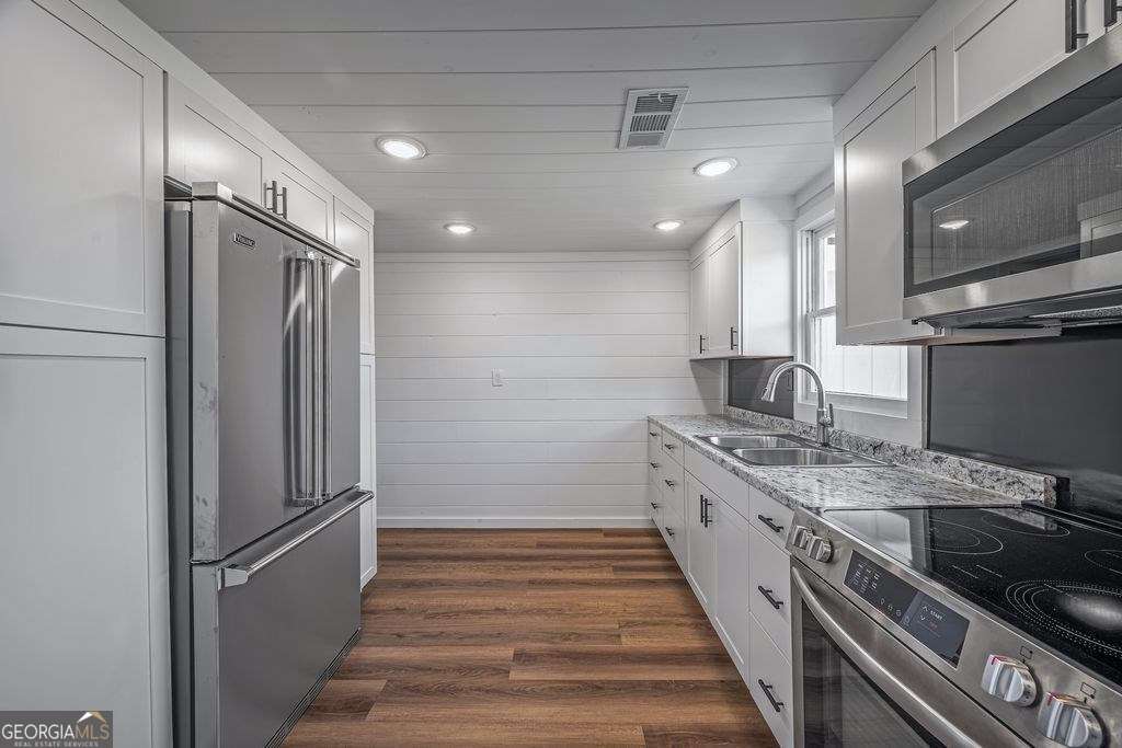 3 bedroom, 2 bathroom, 1,444 sq ft single family residence for sale at 9340 Old Hwy 76, Morganton, GA 30560 — photo 9