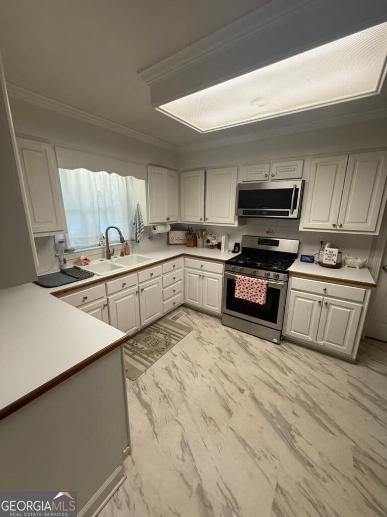 3 bedroom, 2 bathroom, 1,950 sq ft single family residence for sale at 81 Crowell Road, Conyers, GA 30094 — photo 10