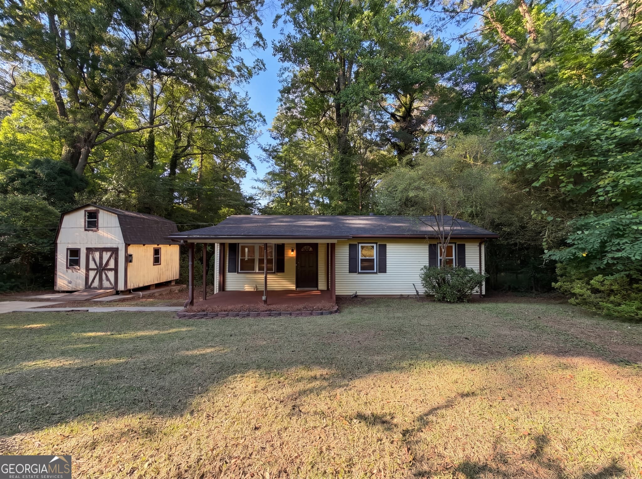3 bedroom, 1 bathroom, 960 sq ft single family residence sold at 7850 Clayton Road, Jonesboro, GA 30236