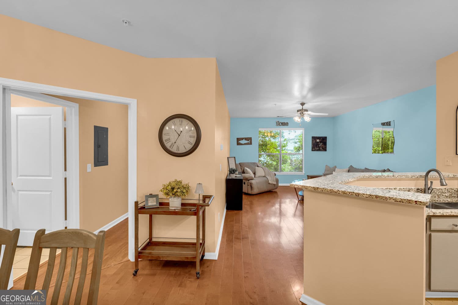 1 bedroom, 1 bathroom, 800 sq ft condominium for sale at 821 Ralph Mcgill Boulevard 2303, Atlanta, GA 30306 — photo 5