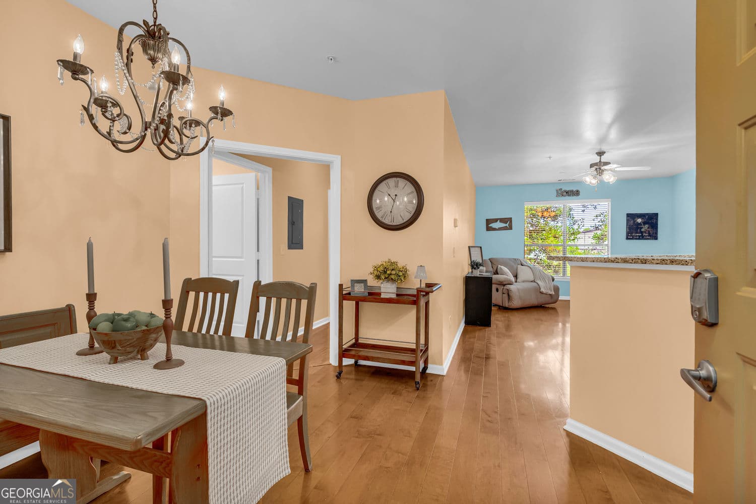 1 bedroom, 1 bathroom, 800 sq ft condominium for sale at 821 Ralph Mcgill Boulevard 2303, Atlanta, GA 30306 — photo 3