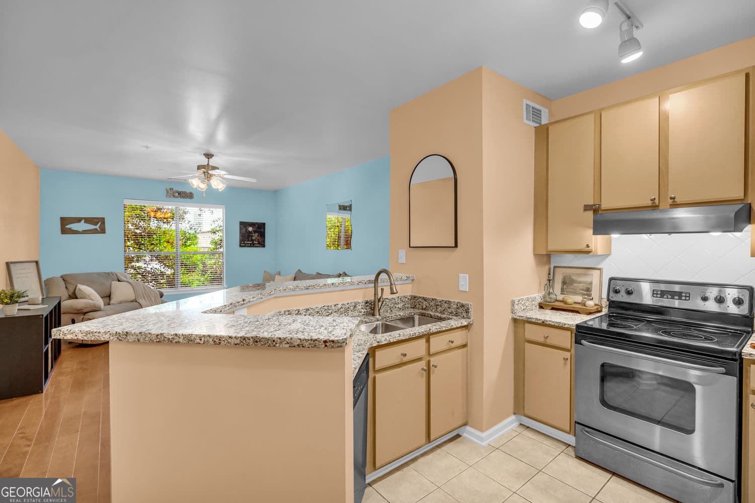 1 bedroom, 1 bathroom, 800 sq ft condominium for sale at 821 Ralph Mcgill Boulevard 2303, Atlanta, GA 30306 — photo 8