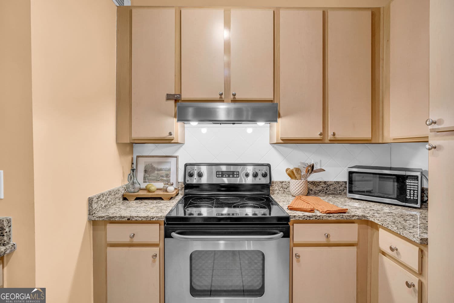 1 bedroom, 1 bathroom, 800 sq ft condominium for sale at 821 Ralph Mcgill Boulevard 2303, Atlanta, GA 30306 — photo 9