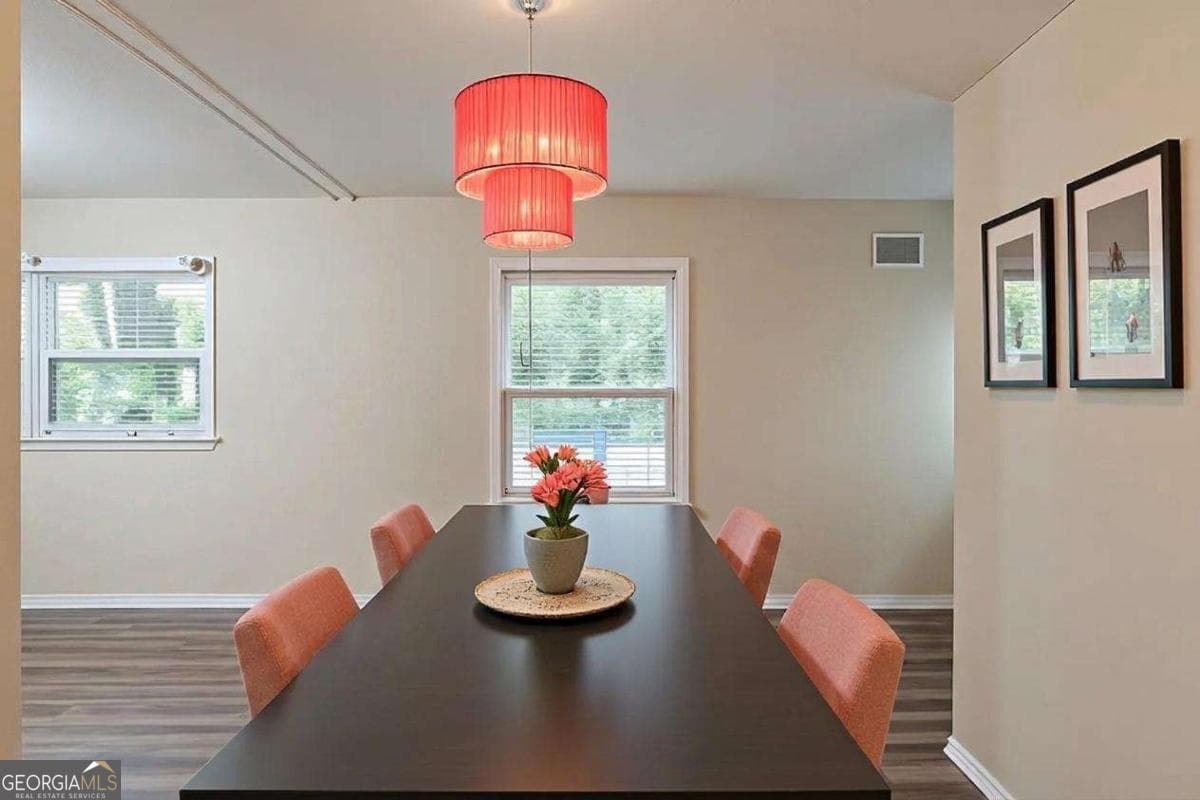 3 bedroom, 1 bathroom, 1,025 sq ft single family residence for sale at 2406 Swallow Circle, Atlanta, GA 30315 — photo 2