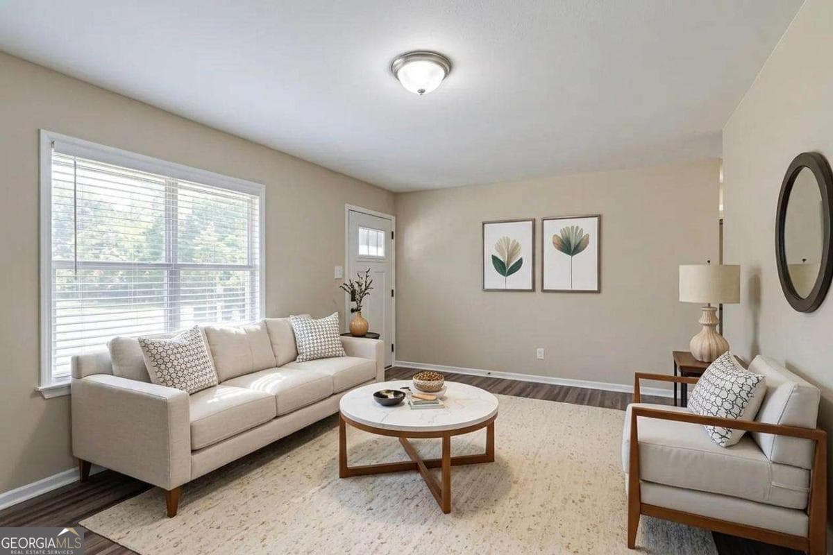 3 bedroom, 1 bathroom, 1,025 sq ft single family residence for sale at 2406 Swallow Circle, Atlanta, GA 30315 — photo 3