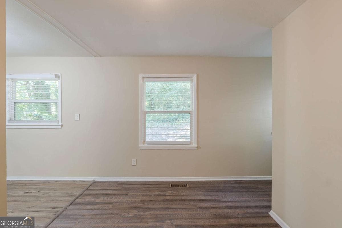 3 bedroom, 1 bathroom, 1,025 sq ft single family residence for sale at 2406 Swallow Circle, Atlanta, GA 30315 — photo 8