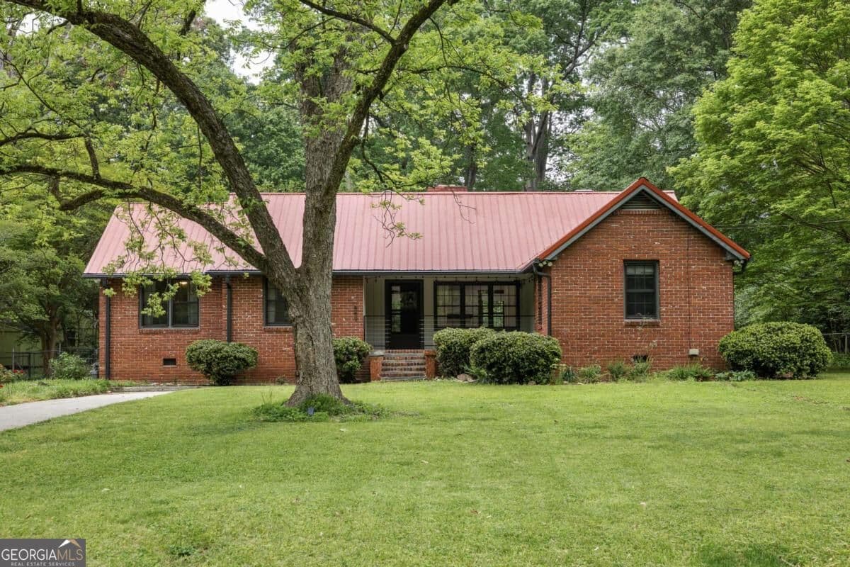 2 bedroom, 1 bathroom, 1,512 sq ft single family residence for rent at 889 Milam Circle, Clarkston, GA 30021 for $2,100 a month — photo 1 of 1