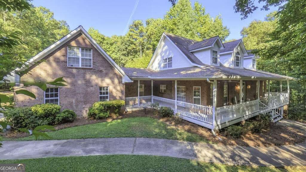 4 bedroom, 3.5 bathroom, 2,306 sq ft single family residence for sale at 8285 Mill Run Trail, Whitesburg, GA 30185