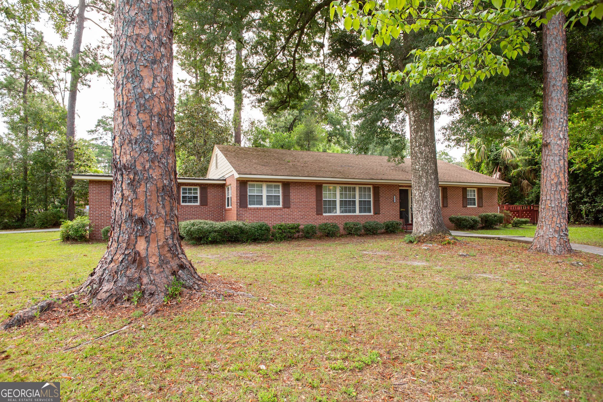 3 bedroom, 2 bathroom, 2,308 sq ft single family residence for sale at 1112 Hill Street, Waycross, GA 31501